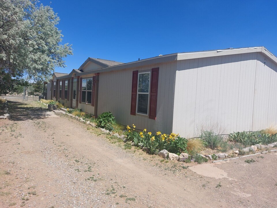 64A Luke Rd in Moriarty, NM - Building Photo