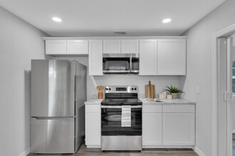 9076 1st Ave in Jacksonville, FL - Building Photo - Building Photo