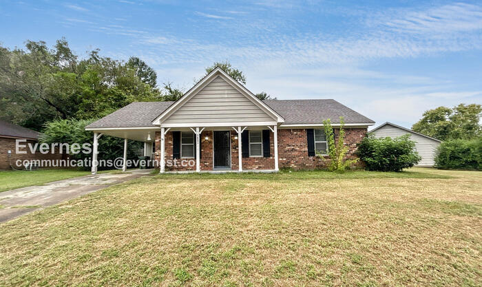 7031 Saddlebrook Dr in Millington, TN - Foto de edificio