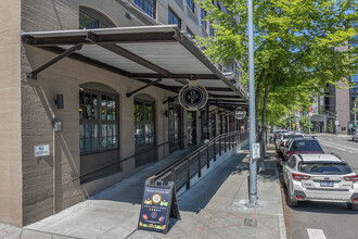 Marshall Wells Loft in Portland, OR - Foto de edificio - Building Photo