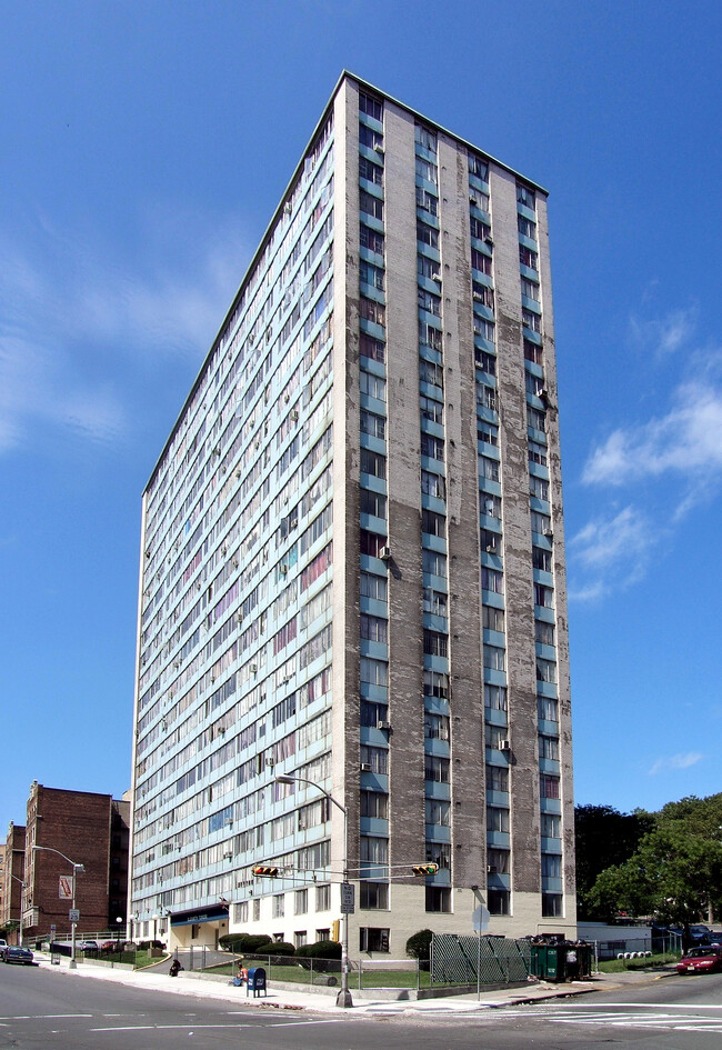 Elizabeth Tower in Newark, NJ - Foto de edificio - Building Photo