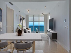 18201 Collins Ave in Sunny Isles Beach, FL - Foto de edificio - Building Photo