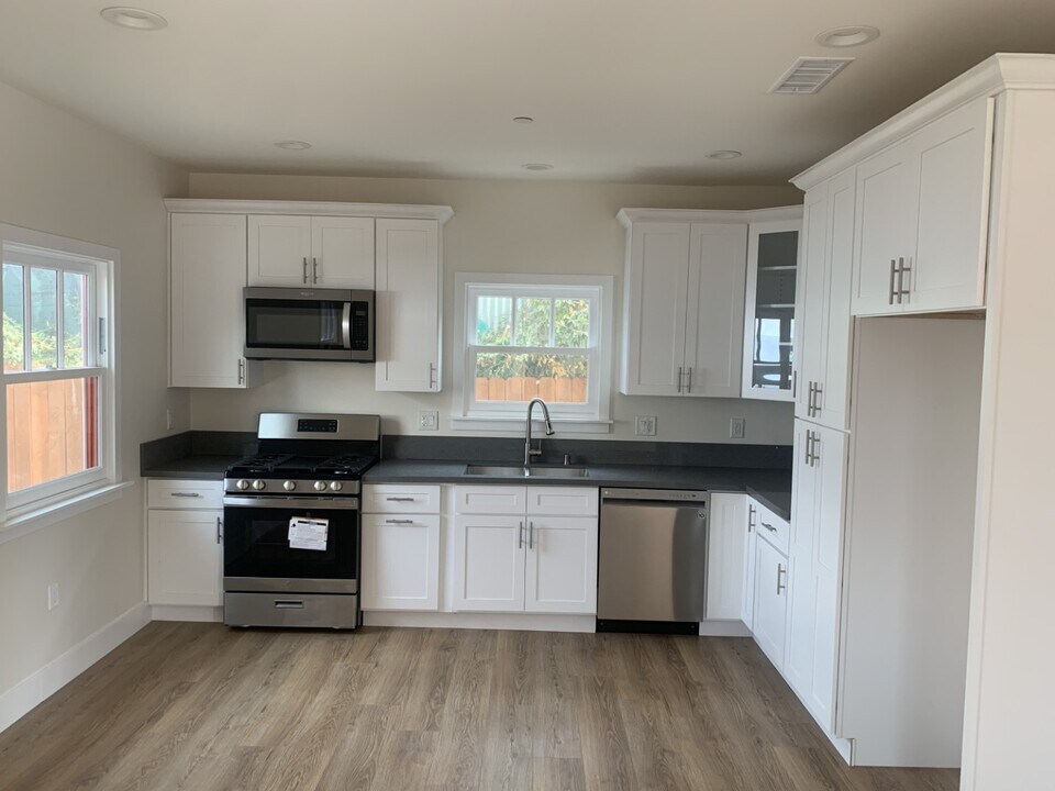 1731 S Burlington Ave in Los Angeles, CA - Building Photo