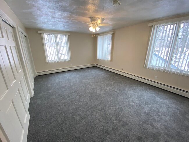 919 Main St, Unit Apt #7 in West Warwick, RI - Building Photo - Building Photo