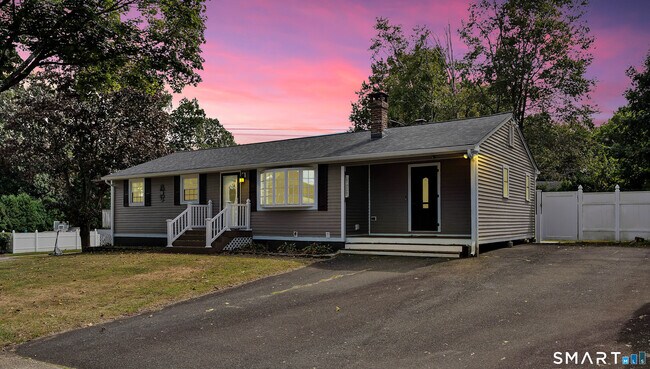 75 Glenwood Dr in Plainville, CT - Building Photo - Building Photo