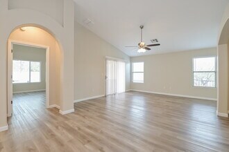 2399 E Calle Arroyo Lindo in Tucson, AZ - Foto de edificio - Building Photo