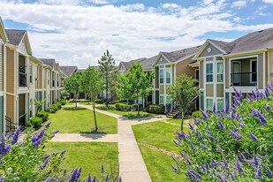 Eaglebrook Apartments in Mont Belvieu, TX - Building Photo