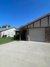 3407 W Wood St in Rogers, AR - Building Photo - Building Photo
