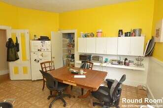 33 Linden St, Unit #2 in Brookline, MA - Building Photo - Building Photo