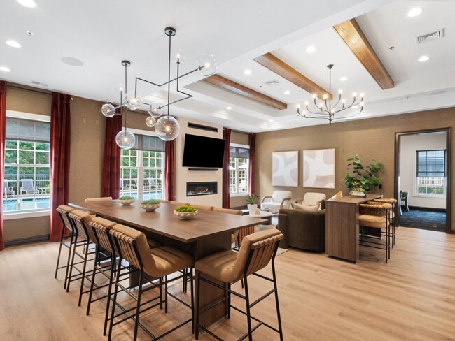 Millpond at Franklin Lakes in Franklin Lakes, NJ - Foto de edificio - Building Photo