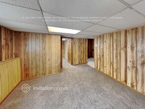 324 Waverly Dr in Elgin, IL - Building Photo - Building Photo