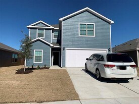 13704 Logan Pass Dr in Ponder, TX - Building Photo