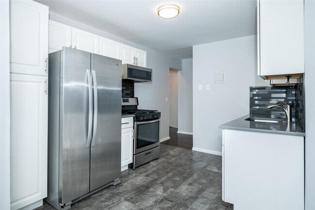 3 Harbor Ln in New Rochelle, NY - Building Photo - Building Photo