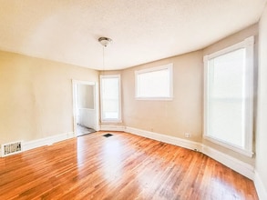 2640 Fillmore St NE in Minneapolis, MN - Building Photo - Building Photo