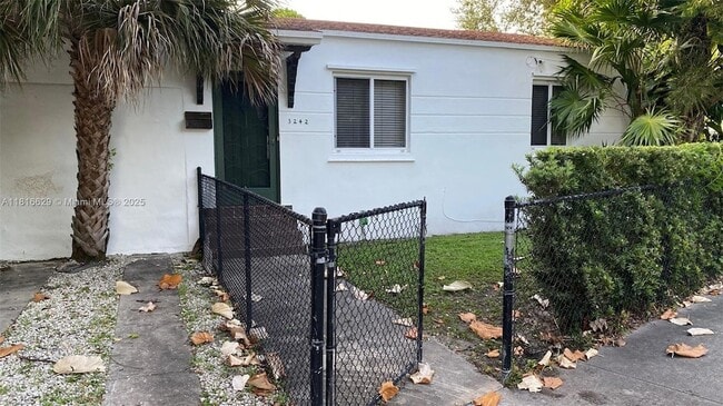 3242 SW 1st Ave in Miami, FL - Building Photo - Building Photo