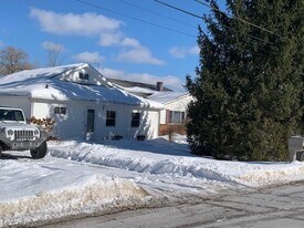 1040 Moneta Ave in Aurora, OH - Building Photo