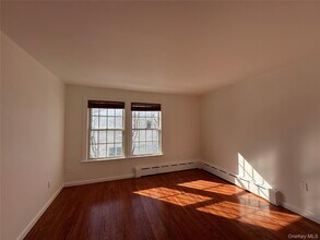 197 Johnson Rd in Scarsdale, NY - Building Photo - Building Photo