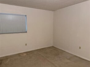 1820 N Lauderdale Ave in North Lauderdale, FL - Building Photo - Building Photo