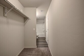 440 Fox Den Dr in Newcastle, OK - Building Photo - Building Photo