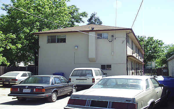 1st Avenue Apartments in Sacramento, CA - Foto de edificio