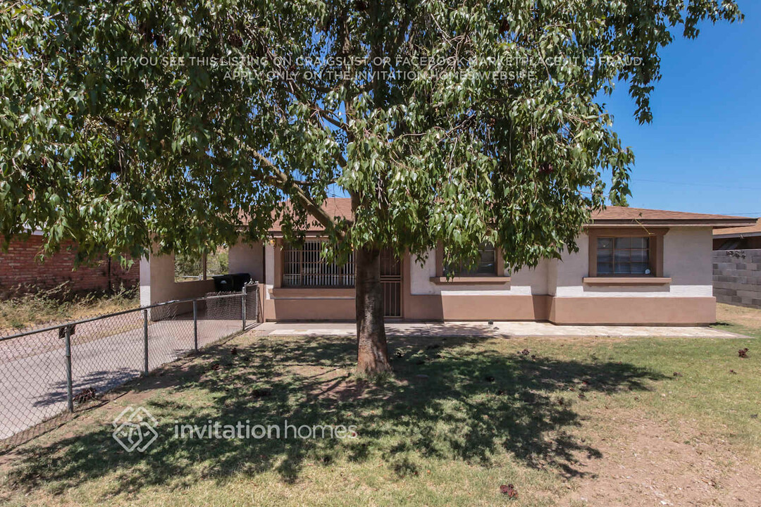 626 W 2nd Ave in Mesa, AZ - Foto de edificio