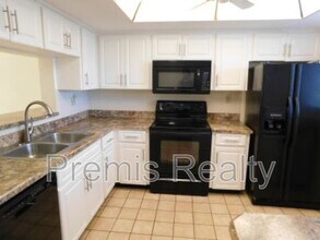 3055 Casa Del Sol Cir in Clearwater, FL - Building Photo - Building Photo