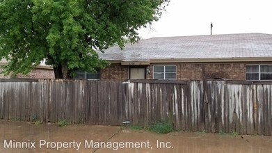 2119 S Loop 289 in Lubbock, TX - Building Photo - Building Photo