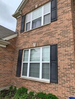 8839 Robin Dr in Des Plaines, IL - Building Photo