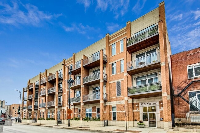 property at 33 S Ashland Ave