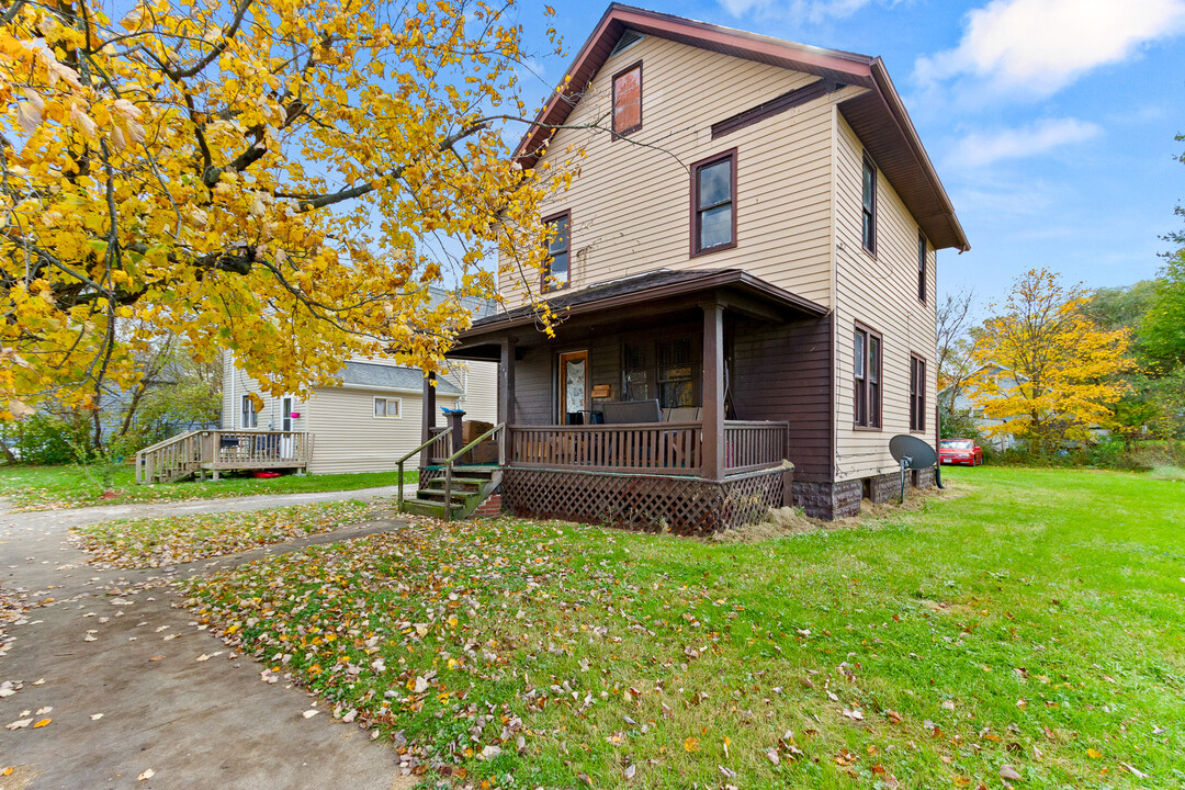 348 Grace St in Mansfield, OH - Building Photo