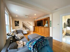 27 Spring Garden St, Unit T in Boston, MA - Foto de edificio - Building Photo