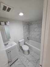 212 SE 9th Ave in Deerfield Beach, FL - Foto de edificio - Building Photo