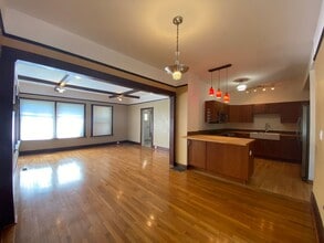 918 Union St in Hood River, OR - Building Photo - Building Photo