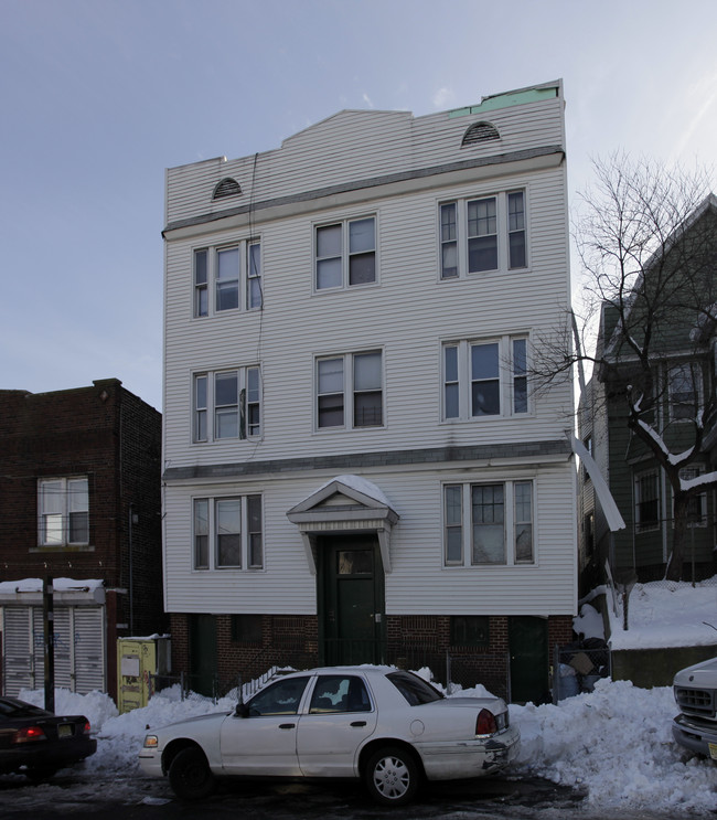 135 Carteret Ave in Jersey City, NJ - Building Photo - Building Photo