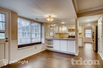 812 Duffy Ct in Matthews, NC - Foto de edificio - Building Photo