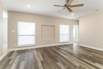 1029 Primrose St in Mesquite, TX - Foto de edificio - Building Photo