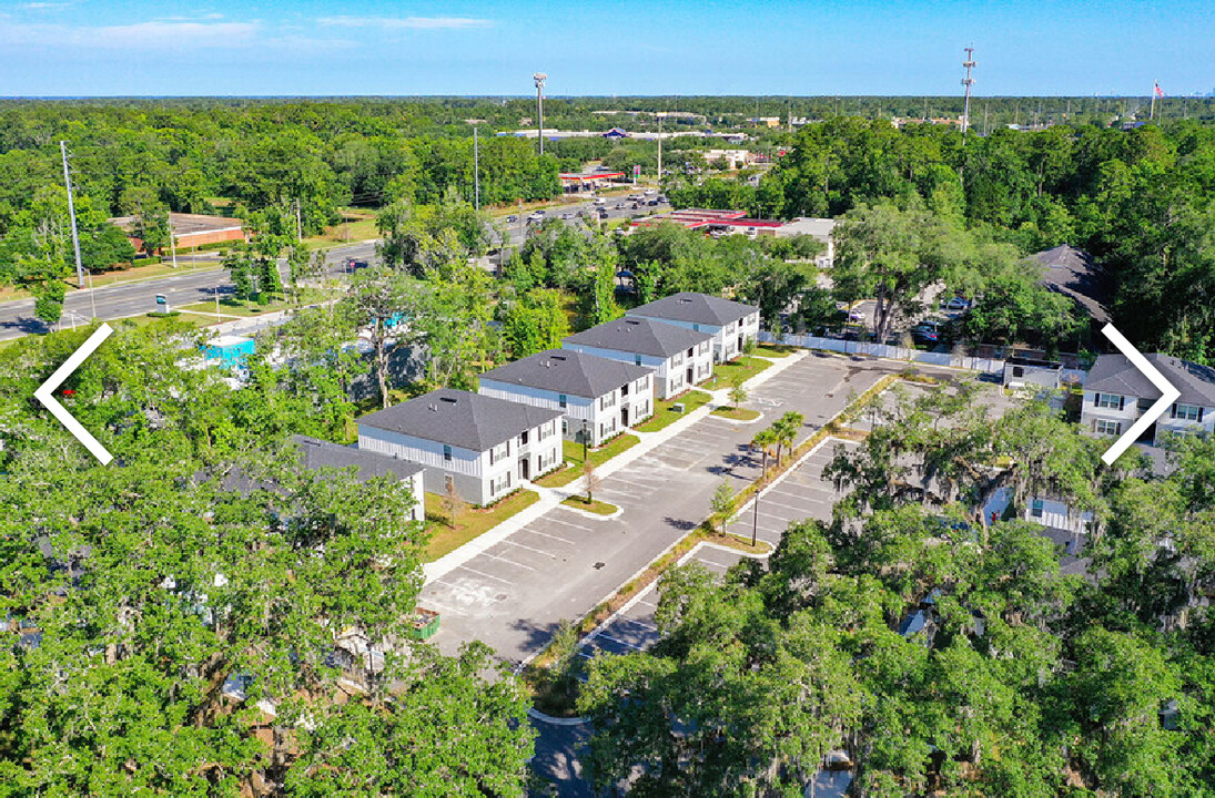 11470 Oakfield Ct, Unit Lot 9 in Jacksonville, FL - Foto de edificio