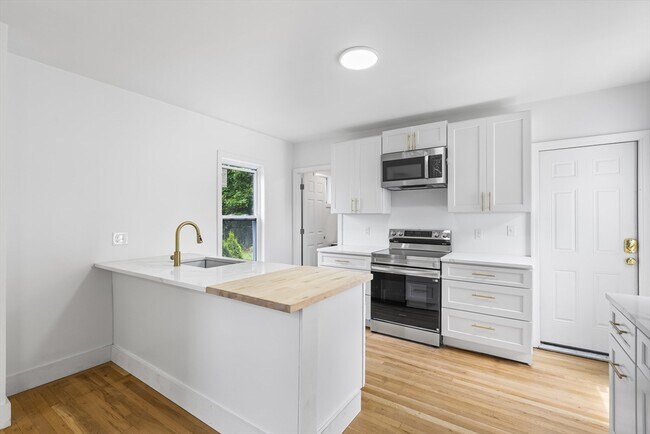 28 Clare Ave in Boston, MA - Building Photo - Building Photo