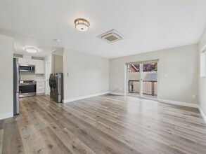 2928 Coolidge Ave in Oakland, CA - Building Photo - Building Photo