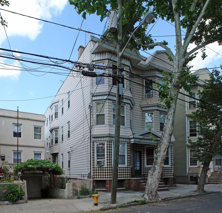 299 New York Ave in Newark, NJ - Building Photo