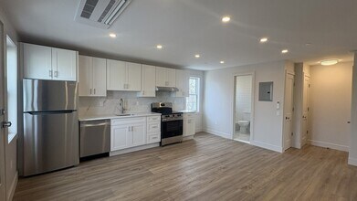 5-12 Beach 130th St, Unit 2B in Queens, NY - Building Photo - Building Photo