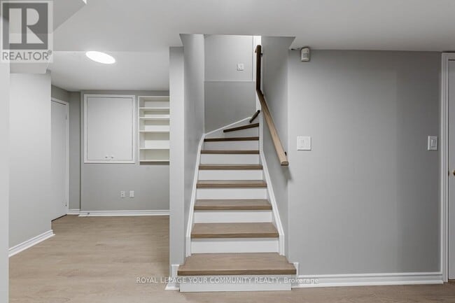 property at 35 Cedarhurst Dr