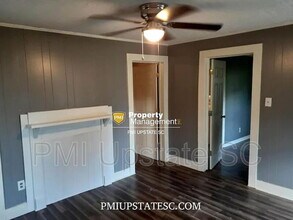 143 Forrest St in Wellford, SC - Building Photo - Building Photo