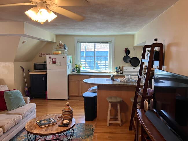 16 Winter St, Unit 3