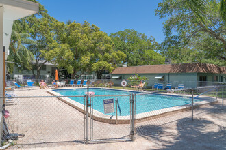 Douglas Arms Aberdeen House Condominiums in Dunedin, FL - Building Photo - Other