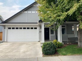 2137 N Eagle Creek Ln in Eagle, ID - Building Photo