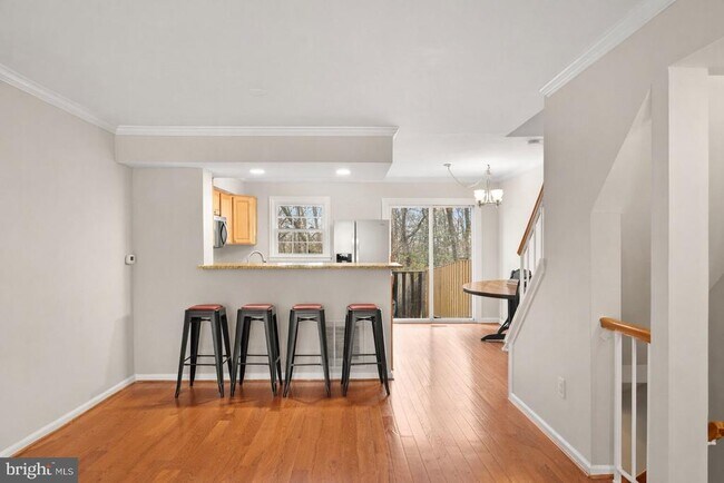 8483 Laurel Oak Dr in Springfield, VA - Building Photo - Building Photo