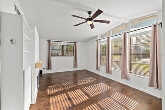 2407 S Lois Ave in Tampa, FL - Building Photo - Building Photo