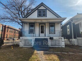 843 New Hampshire St in Lincoln, NE - Building Photo