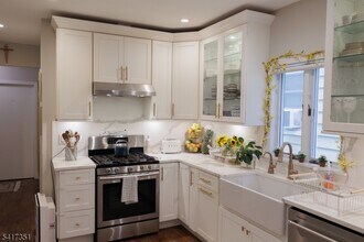 33 Claremont Ave in Montclair, NJ - Building Photo - Building Photo